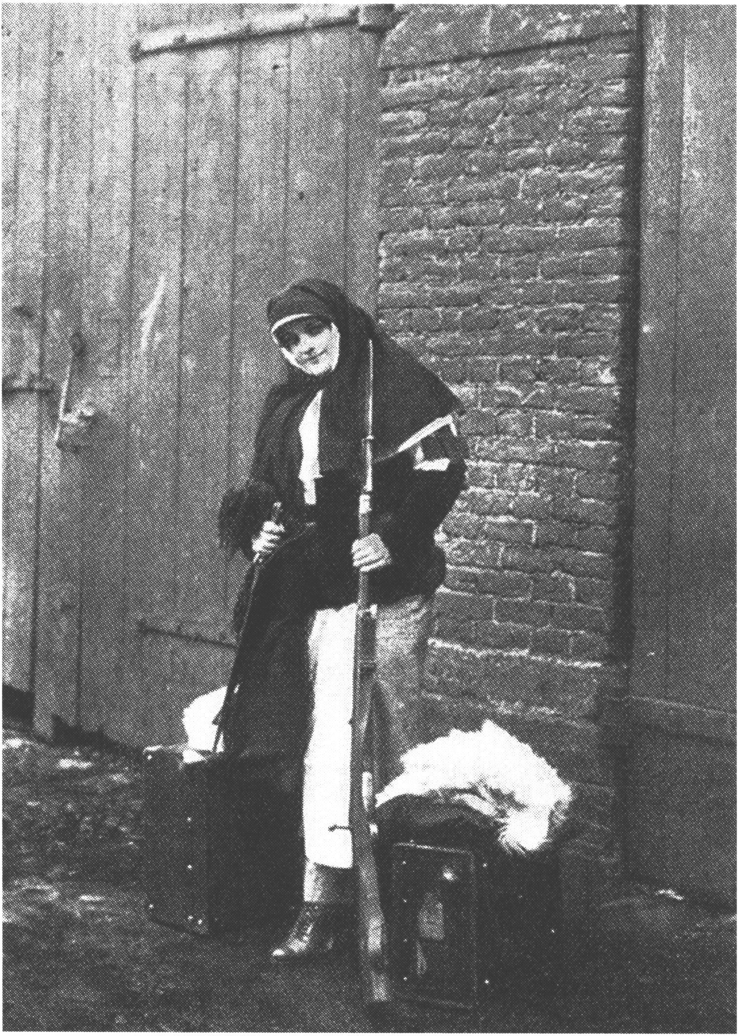 Надежда Тэффи — медсестра. 1915 г.